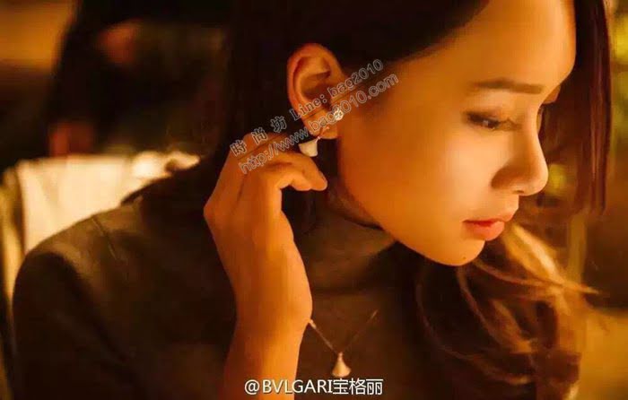 Bvlgari飾品 寶格麗diva系列 高端定制進口925純銀白母貝扇形裙子耳釘 耳環  zgbq3181